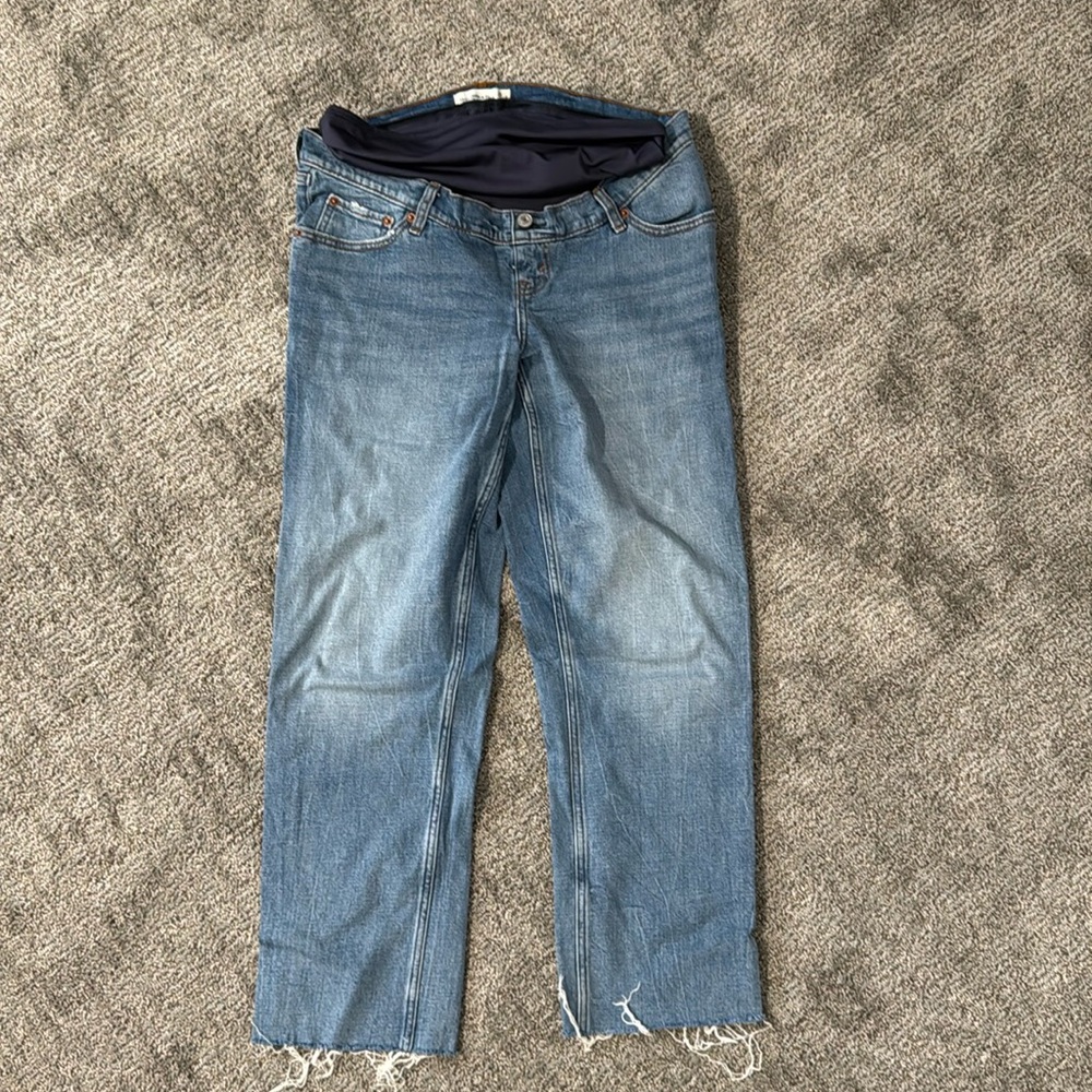 A&F Maternity Jeans, Excellent Condition, size 6R, “The 90s Straight”